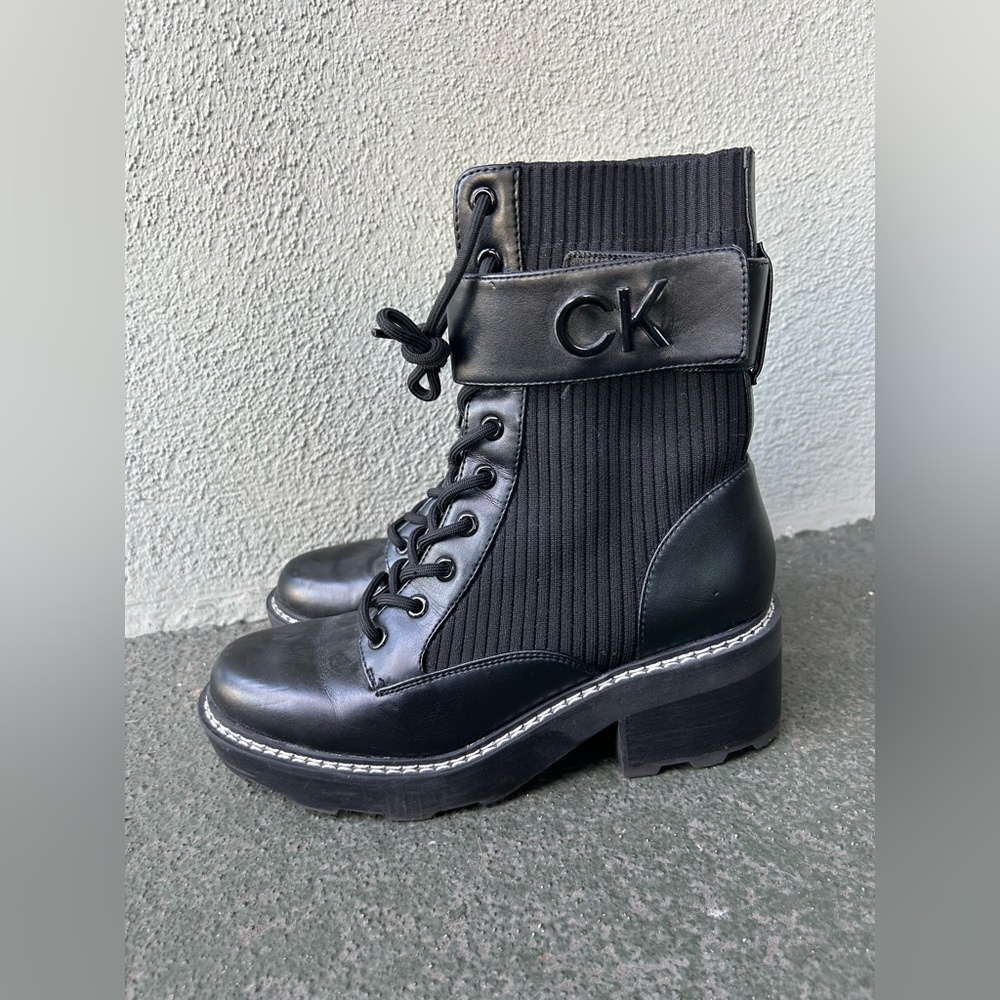 Calvin Klein Women's Arabel Lace Up Logo Ankle Boots Combat Boots Lug Sole Sz 8